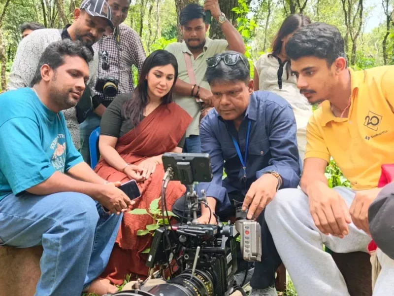 শ্যুটিং করতে গিয়ে নেপালে আটকে অভিনেত্রী অপু বিশ্বাস! কেমন আছেন তিনি?