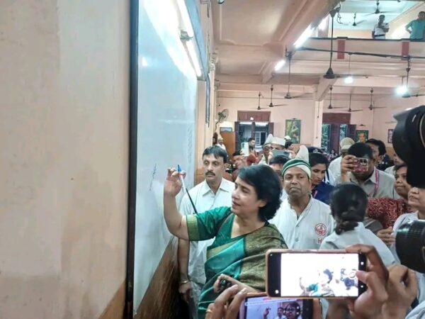 ১৯ বছর পর কফি হাউসে তসলিমা নাসরিন! বইমেলা নিয়েও আবেগঘন বার্তা