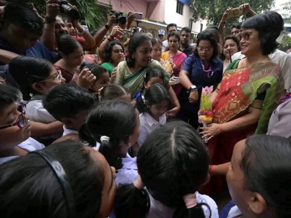 “পরের বার, কলকাতা, এত আয়োজনের ফাঁকে আমার জন্য একটু অবসর রেখো”