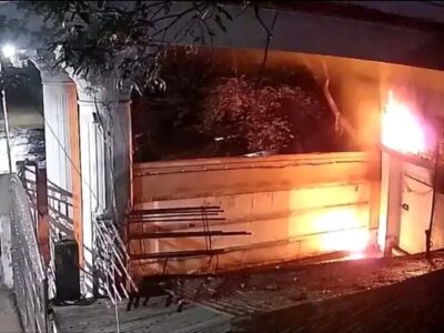 সাকিব আল হাসানের পর মুহিবুল হাসান চৌধুরী নওফেলের বাড়িতে আগুন দিলো জঙ্গি গোষ্ঠী