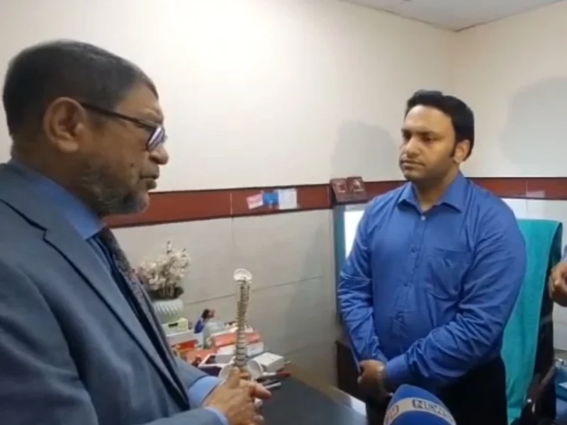 সরকারি অফিস চলাকালীন প্রাইভেট ক্লিনিকে প্র্যাকটিস! চিকিৎসক বরখাস্ত