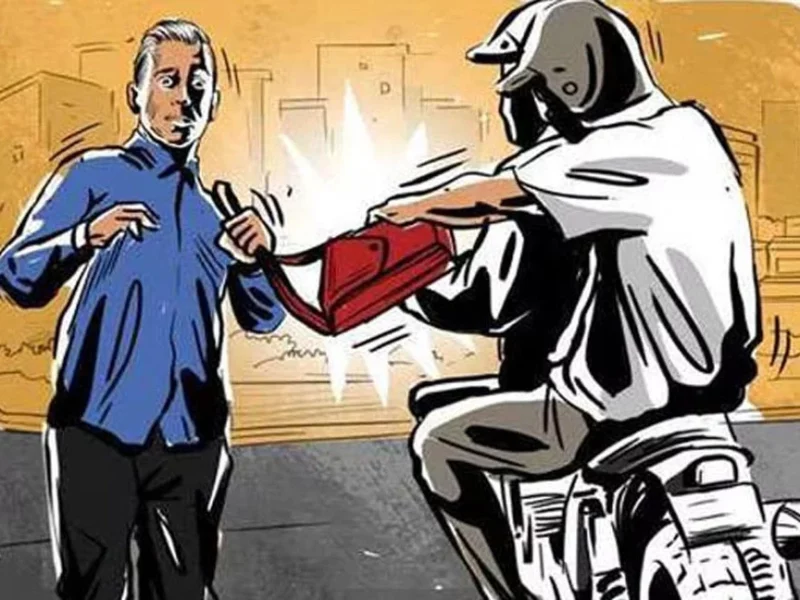 ধানমন্ডিতে ৩৯ লাখ টাকা ছিনতাই, ৩ গ্রেফতার