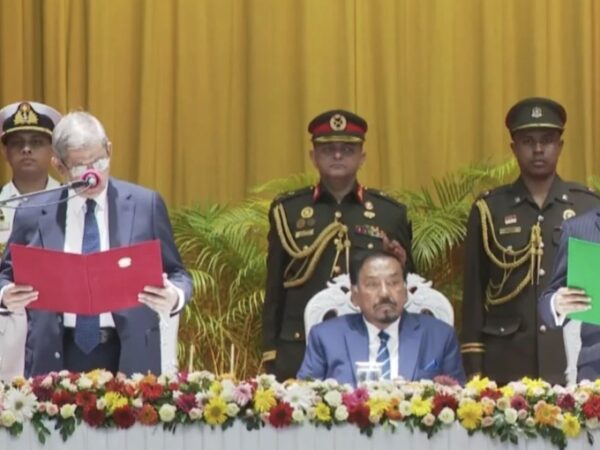 রাষ্ট্রপতি হিসেবে শপথগ্রহণ করলেন মির্জা ফখরুল