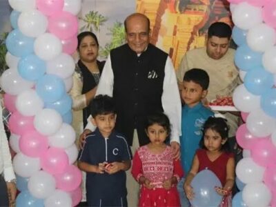 এক মায়ের অনুরোধ বাস্তবায়ন করলেন ঢাকায় ভারতের হাইকমিশনার দীনেশ ত্রিবেদী, ভিসা কেন্দ্রে চালু হলো শিশুদের ‘খেলা ঘর’