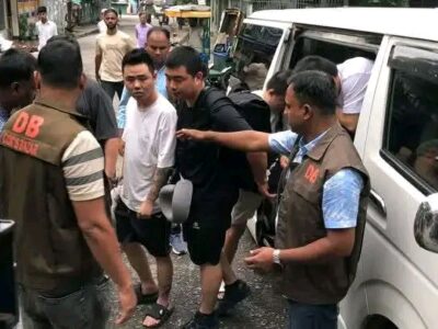 অনলাইন জুয়া ও প্রতারণার অভিযোগ: কক্সবাজারে ২ হাজার আইফোন, শতাধিক ল্যাপটপসহ ৬ চীনা নাগরিক গ্রেপ্তার