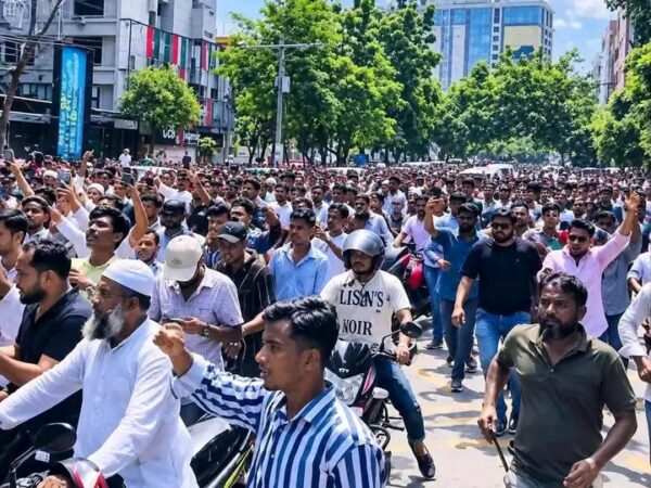 হাজার হাজার আওয়ামী লীগ নেতা কর্মীদের ‘জয় বাংলা’ স্লোগানে উত্তাল গুলশান এলাকা!