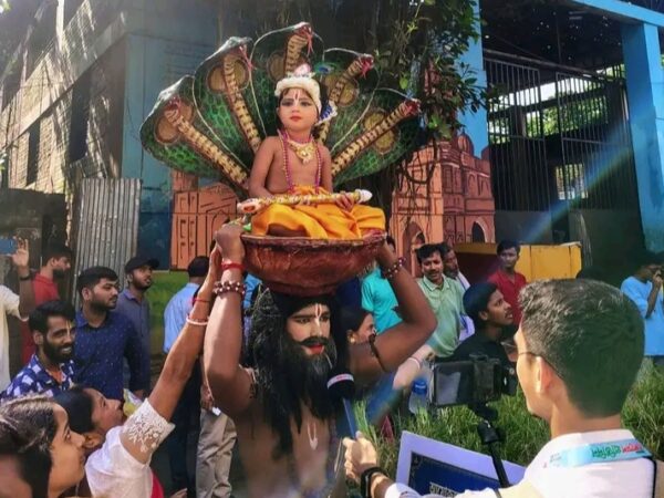 শ্রীকৃষ্ণের আবির্ভাব তিথি মহোৎসব উপলক্ষে ঢাকায় আয়োজিত হলো বর্ণাঢ্য মঙ্গল শোভাযাত্রা