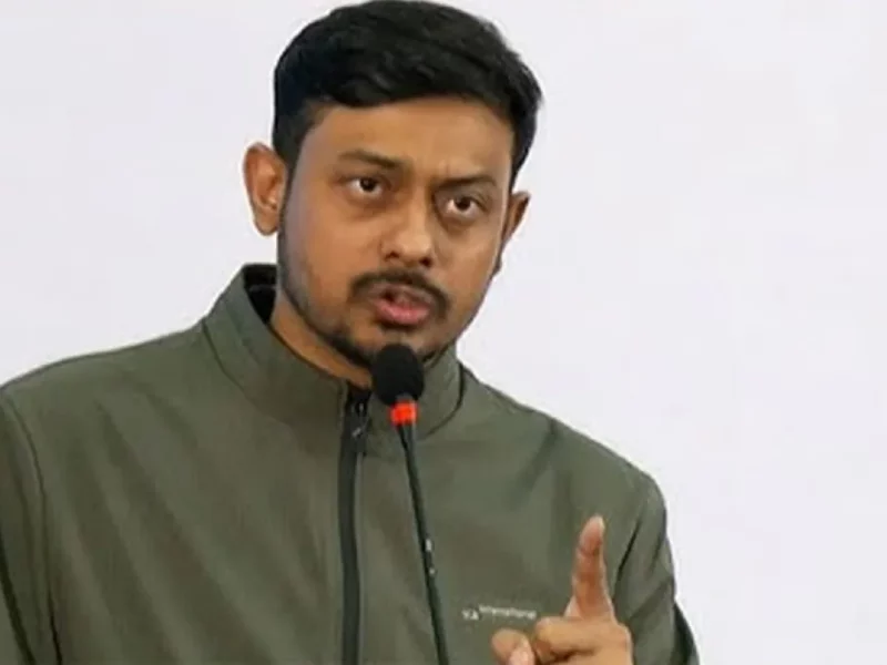 ৩ দাবি মানলে ঢাকা শহরে আর ককটেল ফুটবে না বলে সরকারকে হুমকি দিয়েছেন নাসিরুদ্দিন! এই স্বীকারোক্তিতে বিস্ফোরক আইনে বিচার হবে না?