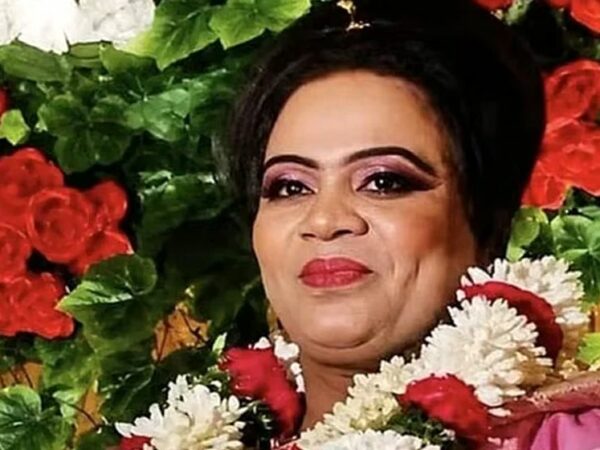 হিজড়া ‘গুরুমা’ মৌসুমীর রহস্যজনক মৃত্যু! বাড়িতে সেদিন আসেন অচেনা যুবক, চলে যাওয়ার পর মিলল লাশ, পুলিশ এখনো গ্রেপ্তারে সফল হয়নি