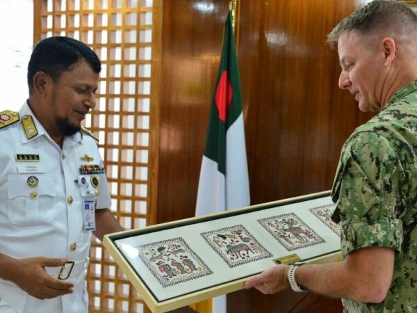 বাংলাদেশ নৌবাহিনীর সাবেক প্রধান অ্যাডমিরাল (অব.) নাজমুল হাসানের অন্তর্ধান রহস্য! জনসমক্ষে নেই তিনি, ঢাকা থেকে সৌদি আরব হয়ে যুক্তরাষ্ট্রে?