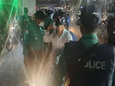 জঙ্গীবাদে জড়িত ২৩ আটক, একদিনে রাজধানীর প্রায় ১০ জায়গায় ককটেল বিস্ফোরণ, বাসে আগুন! কী ঘটছে দেশে?