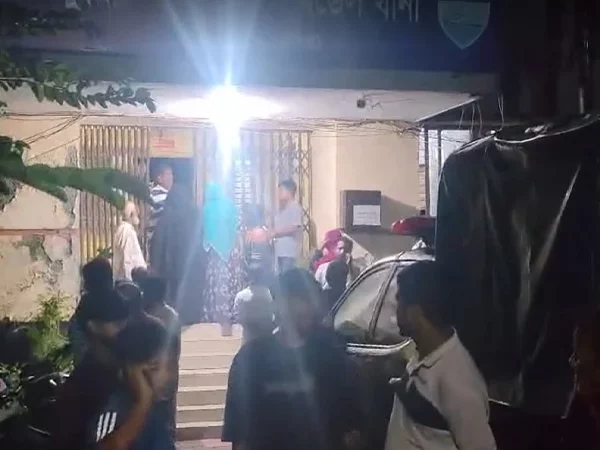 কুমিল্লায় কিশোর গ্যাংবিরোধী অভিযানে মোট ৬২৪ আটক!