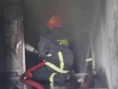কেরানীগঞ্জে আমান প্লাস্টিক কারখানায় আগুন