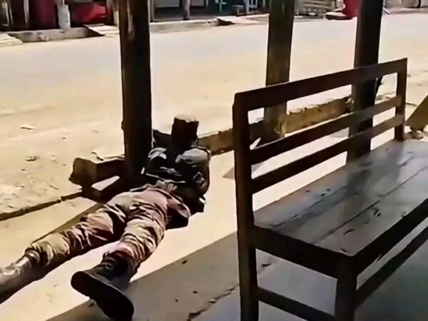 সাজেক সড়কে অনির্দিষ্টকালের অবরোধ: আইনশৃঙ্খলা বাহিনীর সাথে গোলাগুলি, নিরাপদে নিয়ে যাওয়া হয়েছে ২৯৩৩ জন পর্যটককে