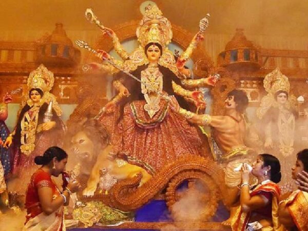 দুর্গাপূজামণ্ডপে না ঘুমিয়ে প্রহরীর মতো দায়িত্ব পালন করবেন বিএনপির নেতাকর্মীরা, সান্ত্বনা দেয়া হলো সনাতনীদের