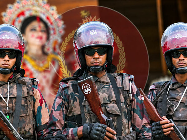 একটি ভূখণ্ড- দুটি বাস্তবতা, ধর্মীয় উৎসব উদযাপনে চরম বৈপরীত্য ও সামাজিক সংকট! পুলিশ-বিজিবির প্রয়োজন  দুর্গাপূজায় কিন্তু মুসলমানদের বেলায় কিছুই লাগেনা