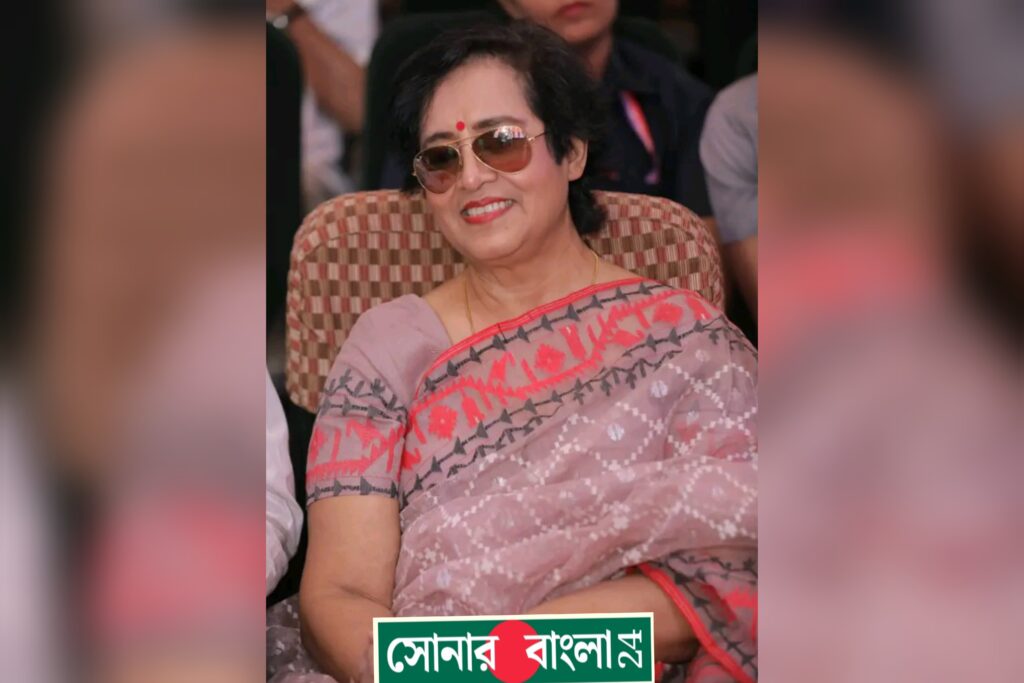 “ধর্মীয় খবরদারি বন্ধ হোক, বাতিল হওয়া গানের আসর নিরাপত্তা দিয়ে হতে দেওয়া হোক”: বাউল শিল্পীদের অনুষ্ঠান বাতিল নিয়ে সরব তসলিমা