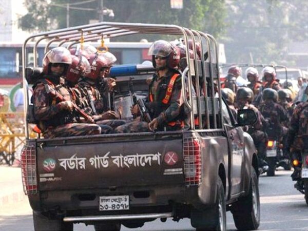 দুর্গাপূজায় ১০ হাজার বিজিবি মোতায়েন!