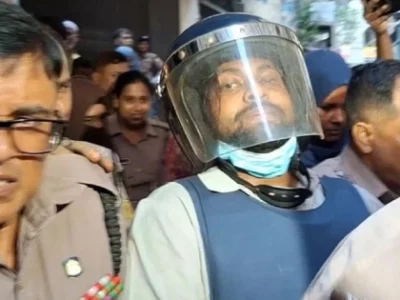 “আমি কি মার্ডার করে আসছি, আমাকে এভাবে নিচ্ছেন”: জুলাই যোদ্ধা, রবীন্দ্রবিদ্বেষী আয়াসের আত্মসম্মানে ঠেকছে