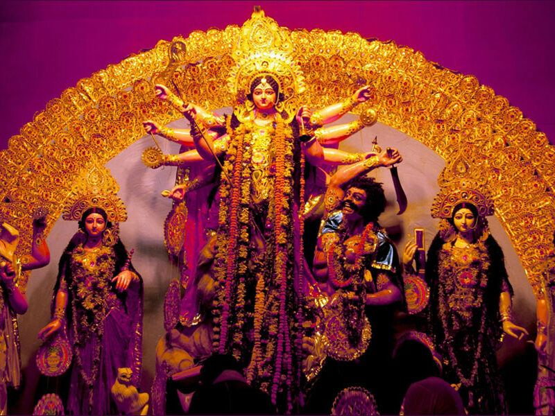 দুর্গাপূজায় টানা ৫ দিন ব্যাংক ও শেয়ারবাজার বন্ধ, জেনে নিন